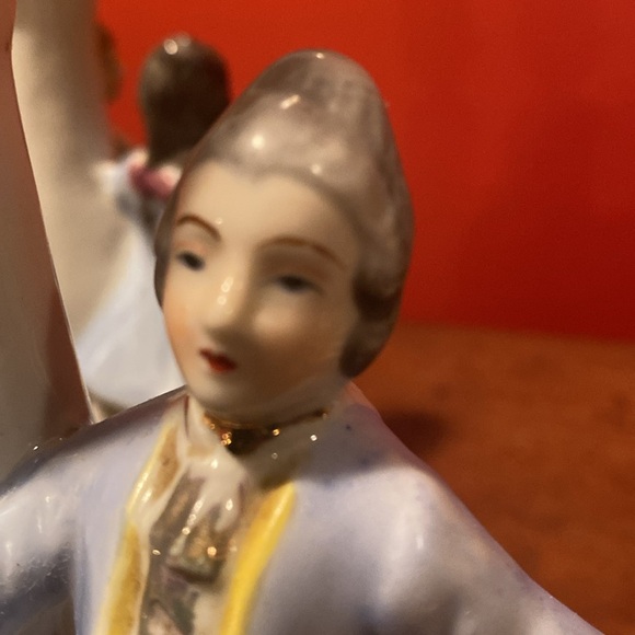 Vintage 40’s-50’s Boudoir lamps, porcelain Victorian figures made in Japan. - Picture 13 of 17